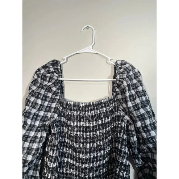H&M Black and White Plaid Shirred Square Neck Puff Sleeve Top - Picture 2 of 8